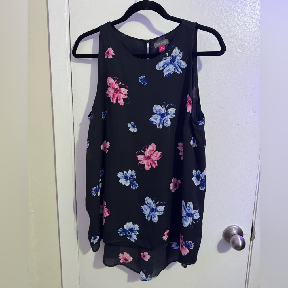 Vince Camuto Black Floral Shell Top